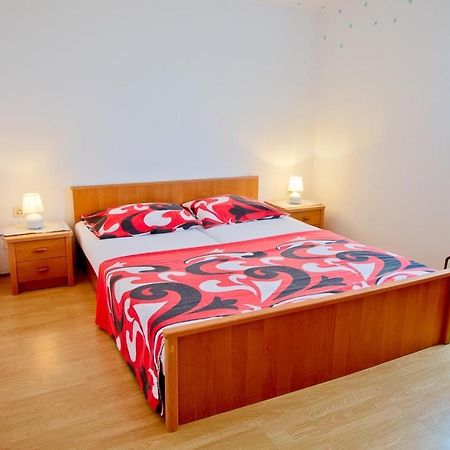 דירות Loborika Apartmans Dina And Hana Radeki Polje 50 מראה חיצוני תמונה