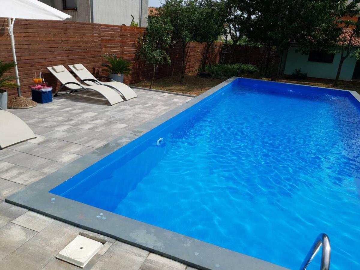 דירות Loborika Apartmans Dina And Hana Radeki Polje 50 מראה חיצוני תמונה