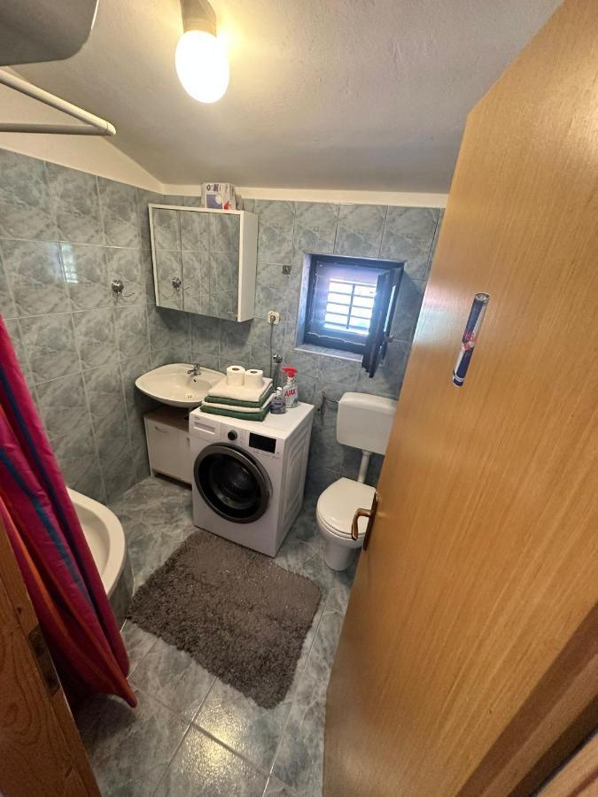 דירות Loborika Apartmans Dina And Hana Radeki Polje 50 מראה חיצוני תמונה