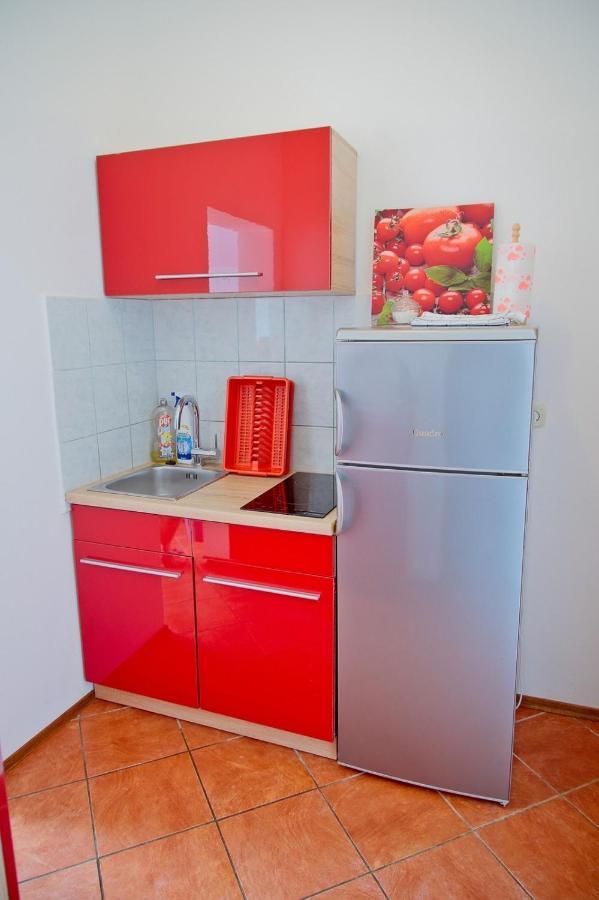 דירות Loborika Apartmans Dina And Hana Radeki Polje 50 מראה חיצוני תמונה