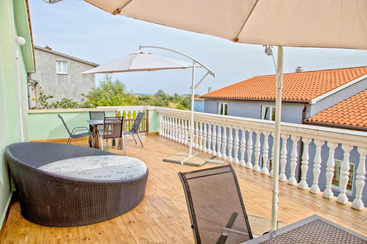 דירות Loborika Apartmans Dina And Hana Radeki Polje 50 מראה חיצוני תמונה