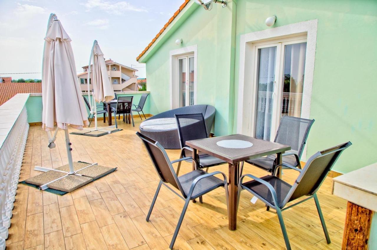 דירות Loborika Apartmans Dina And Hana Radeki Polje 50 מראה חיצוני תמונה