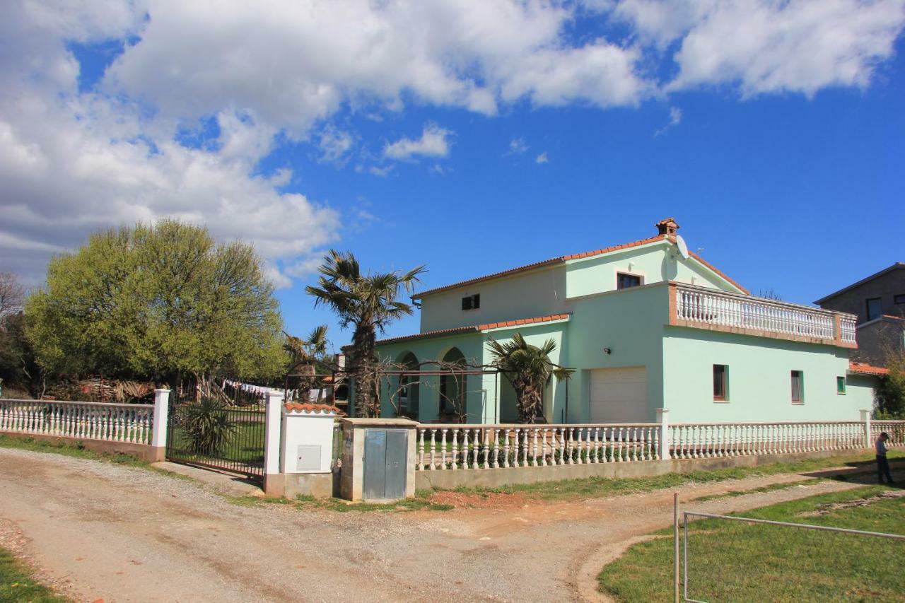 דירות Loborika Apartmans Dina And Hana Radeki Polje 50 מראה חיצוני תמונה