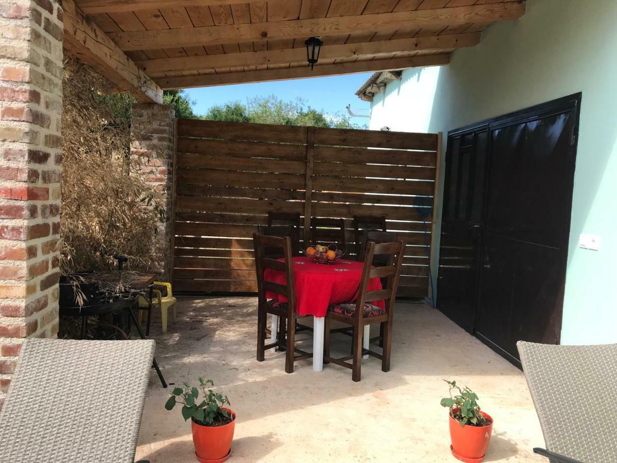 דירות Loborika Apartmans Dina And Hana Radeki Polje 50 מראה חיצוני תמונה