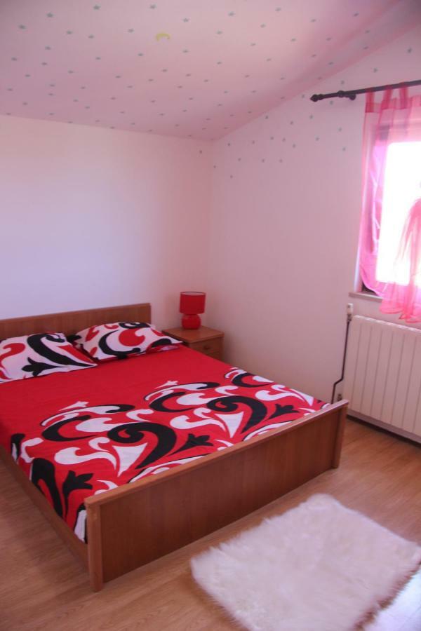 דירות Loborika Apartmans Dina And Hana Radeki Polje 50 מראה חיצוני תמונה