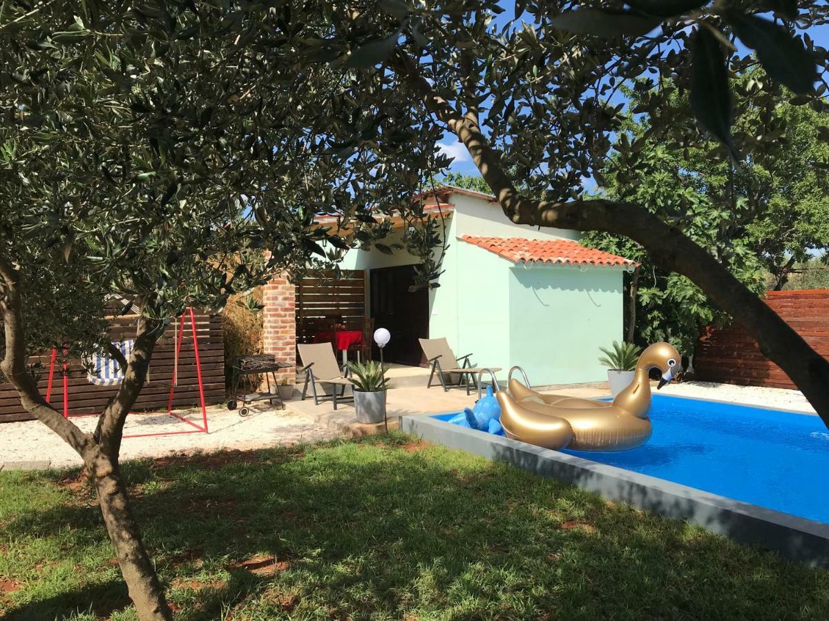 דירות Loborika Apartmans Dina And Hana Radeki Polje 50 מראה חיצוני תמונה