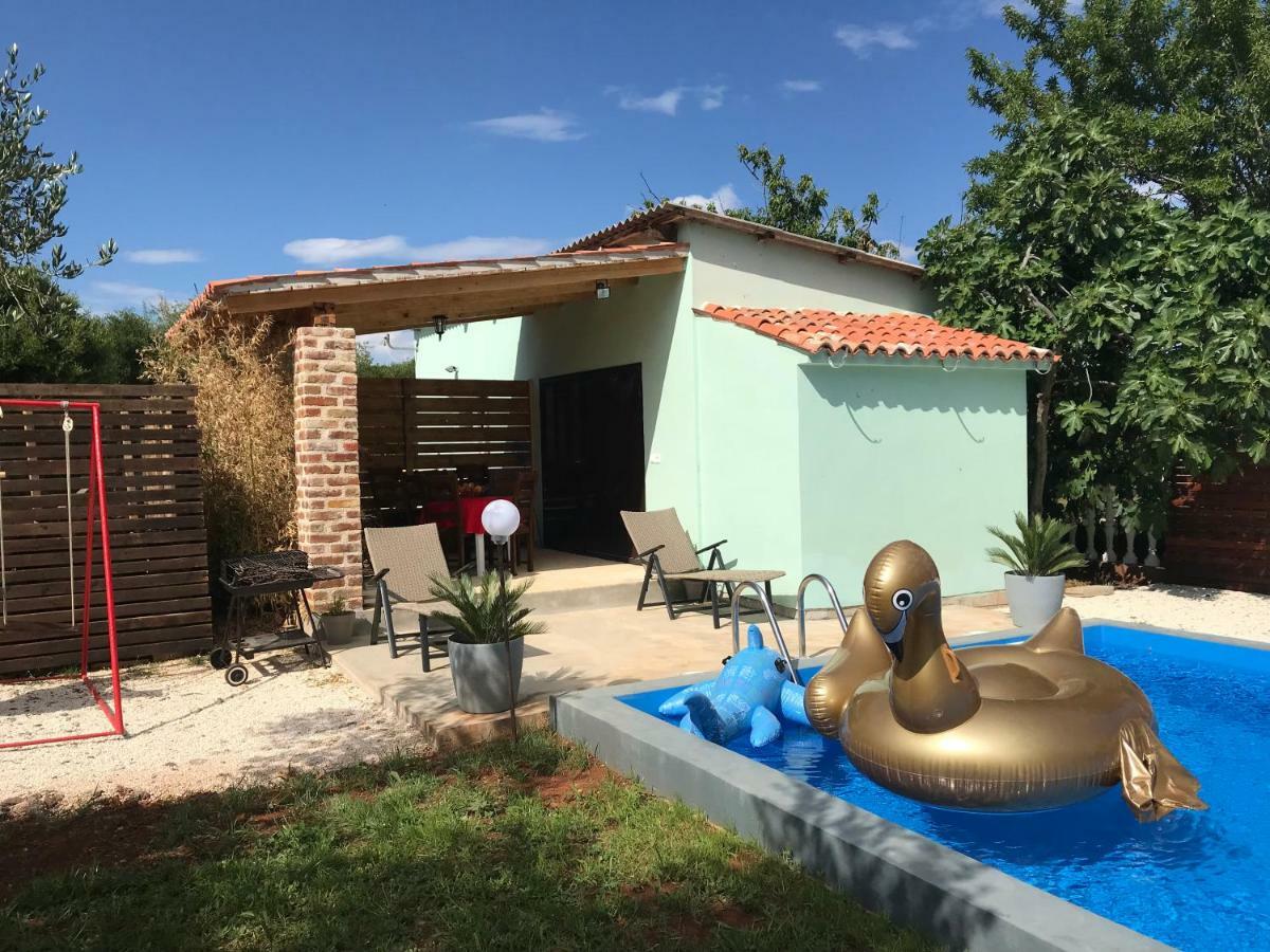 דירות Loborika Apartmans Dina And Hana Radeki Polje 50 מראה חיצוני תמונה